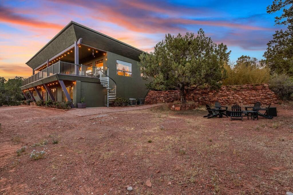 Close To Fresh Creek! Sleeps 12 ~ Amazing Views W/Serene Open Space ~ Hot Tub + Game Room ~ Trails Outside 塞多纳 外观 照片