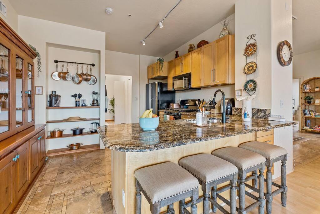 Close To Fresh Creek! Sleeps 12 ~ Amazing Views W/Serene Open Space ~ Hot Tub + Game Room ~ Trails Outside 塞多纳 外观 照片