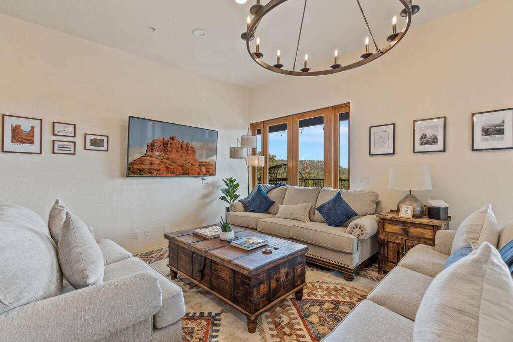 Close To Fresh Creek! Sleeps 12 ~ Amazing Views W/Serene Open Space ~ Hot Tub + Game Room ~ Trails Outside 塞多纳 外观 照片