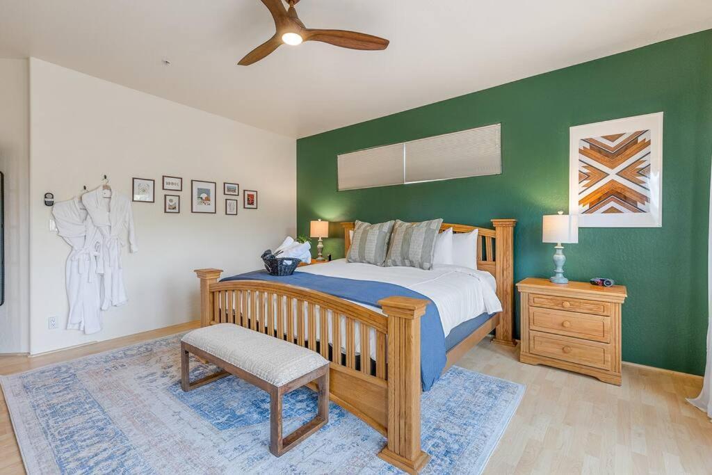 Close To Fresh Creek! Sleeps 12 ~ Amazing Views W/Serene Open Space ~ Hot Tub + Game Room ~ Trails Outside 塞多纳 外观 照片