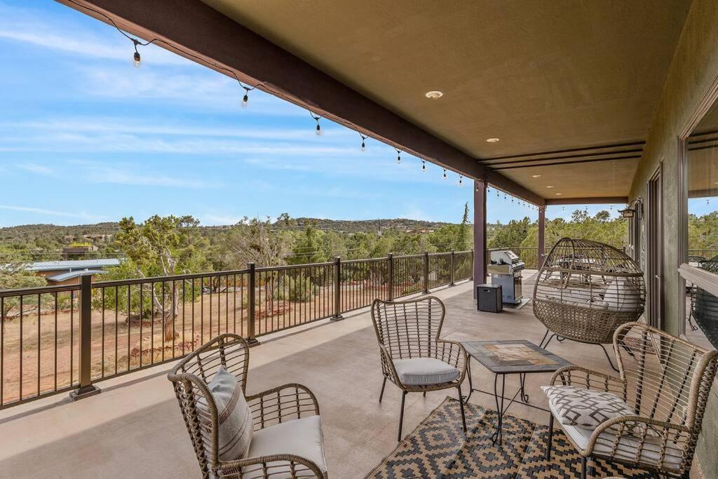 Close To Fresh Creek! Sleeps 12 ~ Amazing Views W/Serene Open Space ~ Hot Tub + Game Room ~ Trails Outside 塞多纳 外观 照片