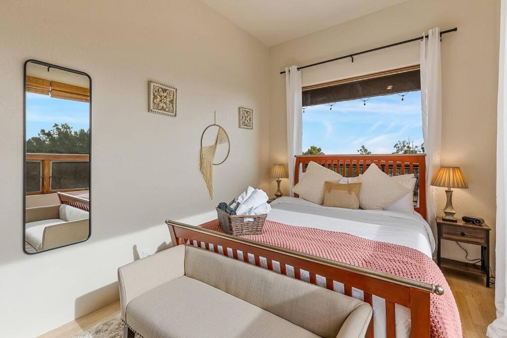 Close To Fresh Creek! Sleeps 12 ~ Amazing Views W/Serene Open Space ~ Hot Tub + Game Room ~ Trails Outside 塞多纳 外观 照片