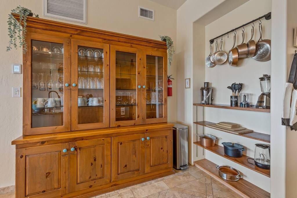 Close To Fresh Creek! Sleeps 12 ~ Amazing Views W/Serene Open Space ~ Hot Tub + Game Room ~ Trails Outside 塞多纳 外观 照片